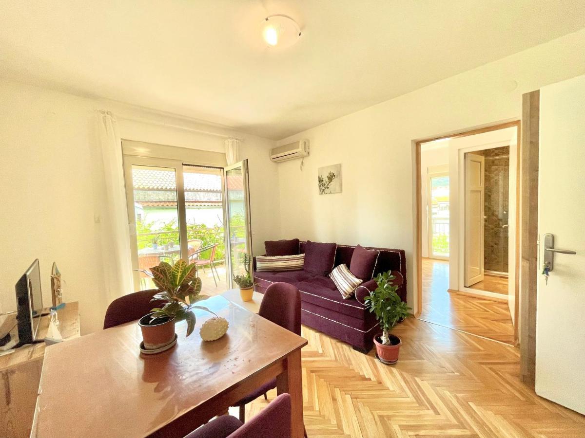 Apartment Garden House *